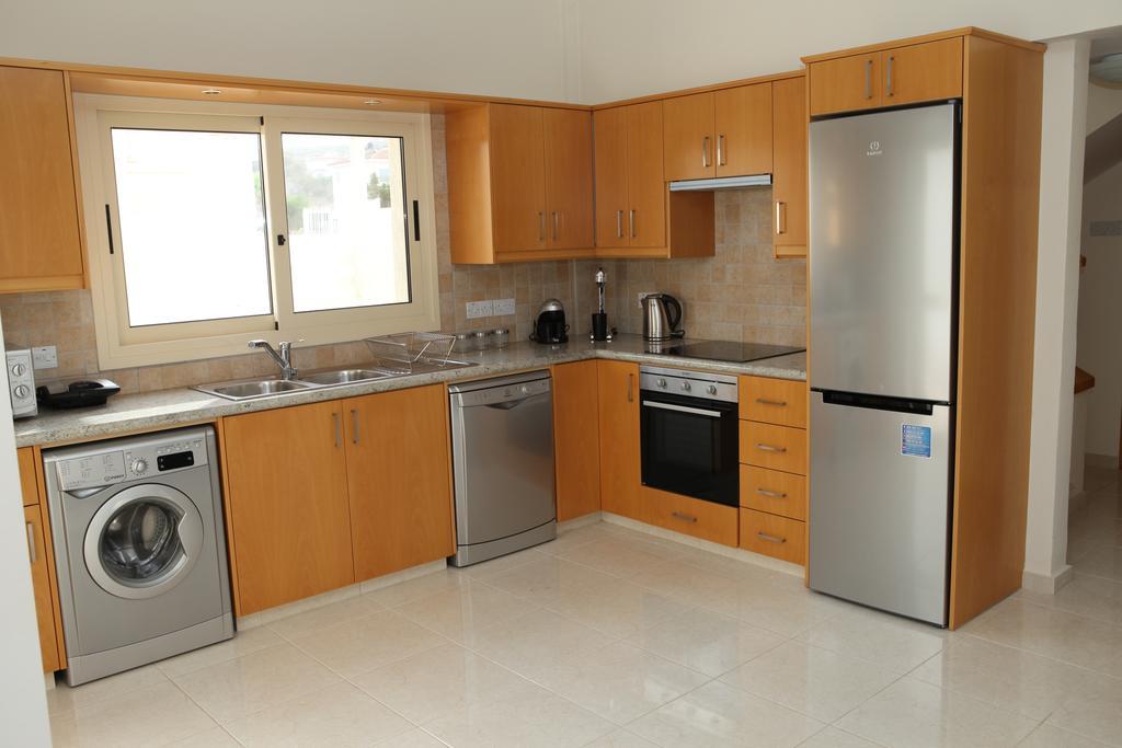 Anthorina Villa 13 โปรทาราส ภายนอก รูปภาพ
